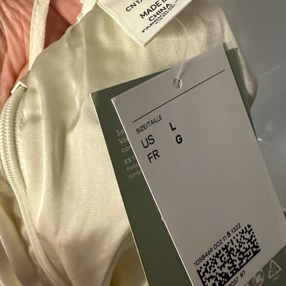 H&M Flowy Maxi Dress, Size Large - Picture 8 of 8